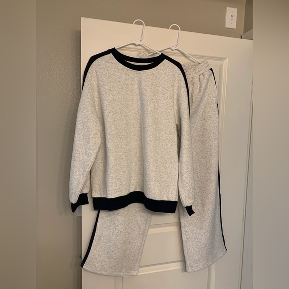 Comfy Sweat Bottom And Top Set NWOT 🌴 - Picture 15 of 15